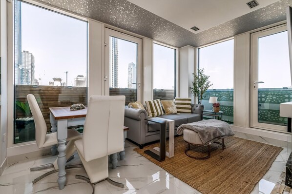 บริเวณภายนอก