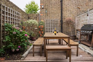 Exterior - Charming Golborne Escape (London)