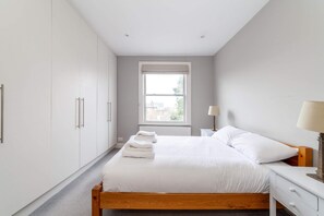 Basic Apartment | 2 bedrooms, iron/ironing board, bed sheets