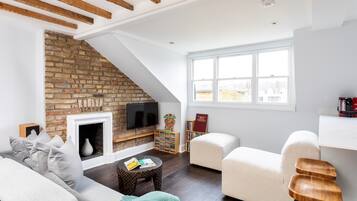 Basic Apartment | Interior