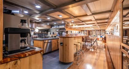 Luxury Canary Wharf House Boat Room 6