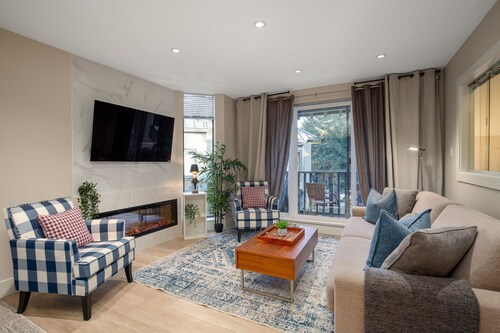 1BR + 2 Dens | Gables | Epic Location Near Gondolas | Private Balcony | Fireplace | Parking