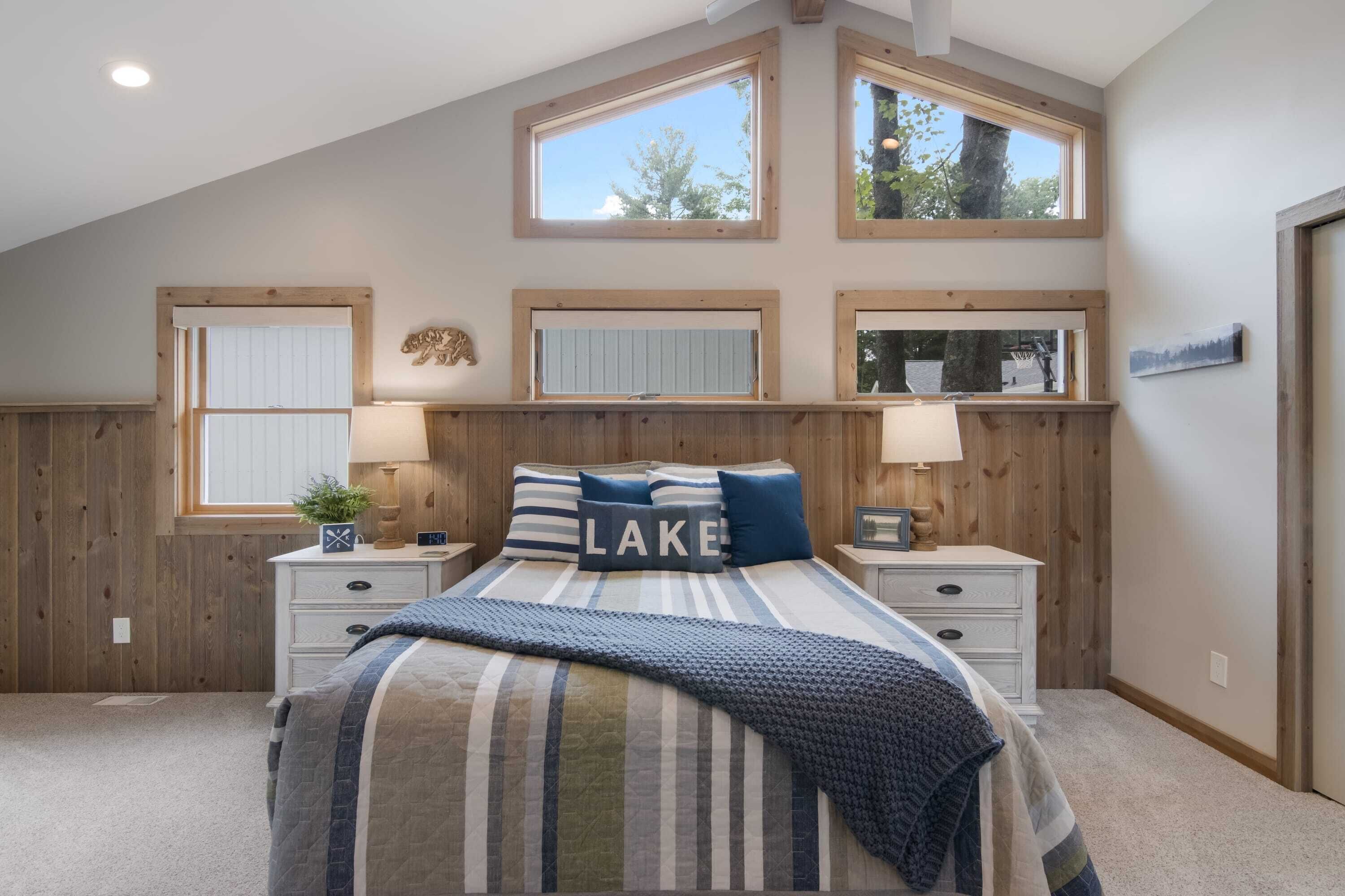 4 bedrooms, desk, iron/ironing board, travel crib