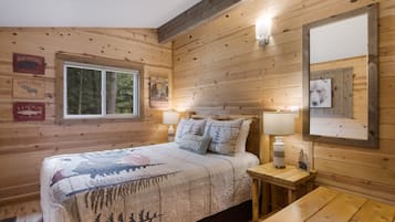 4 bedrooms, desk, iron/ironing board, travel cot