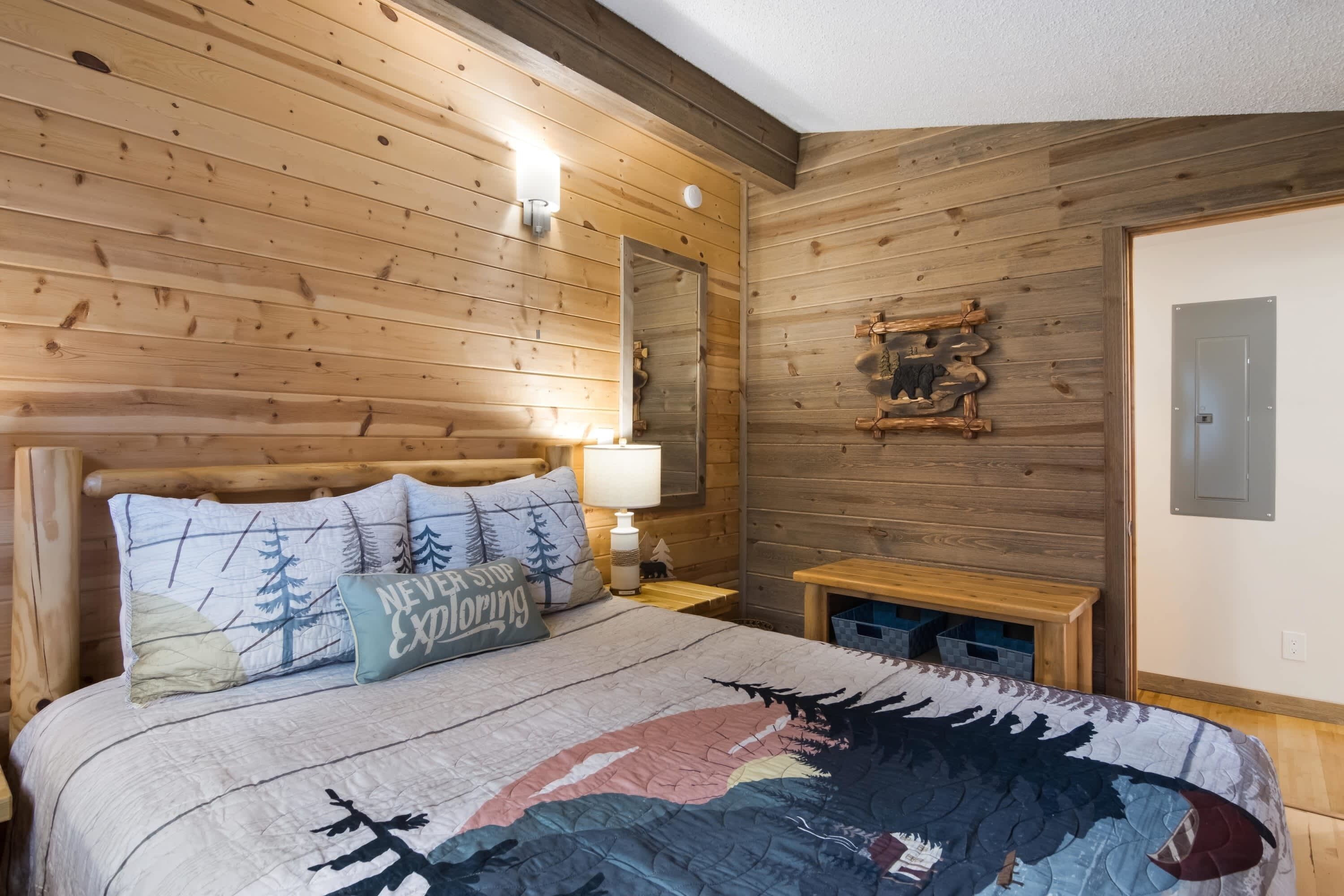 4 bedrooms, desk, iron/ironing board, travel crib