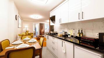 Standard-Apartment, Stadtblick | Eigene Küche