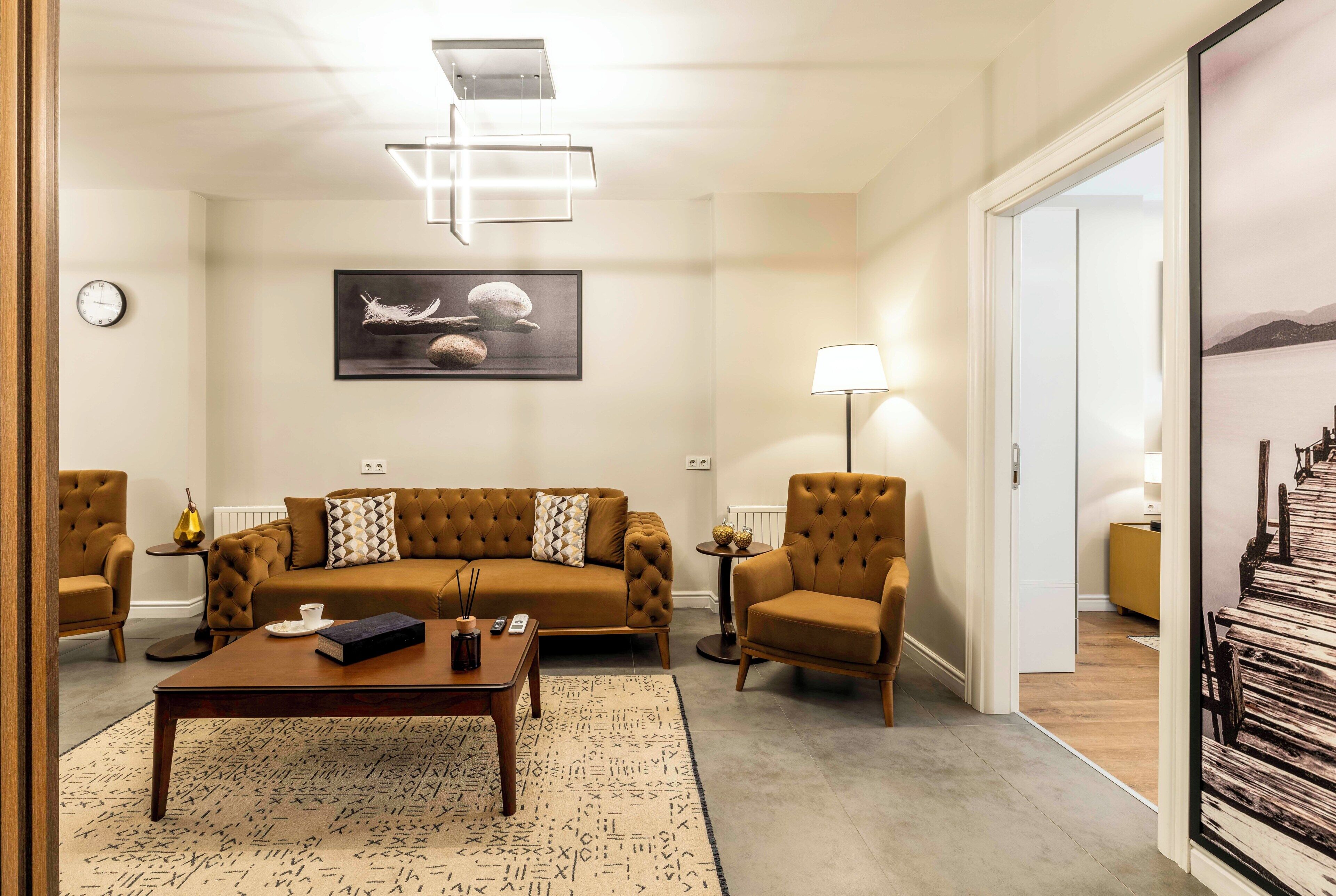 Standard-Apartment, Stadtblick | Wohnbereich | 106-cm-Smart-TV mit Digitalempfang, Netflix, Hulu