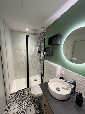 Hair dryer, towels