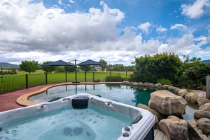 Outdoor spa tub - The Old Sugar Mill, Sunshine Coast. Sleeps 25 (Bridges)