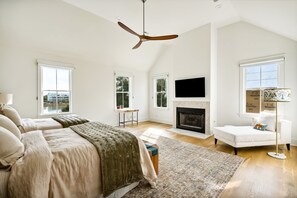 3 slaapkamers, een strijkplank/strijkijzer, wifi, beddengoed