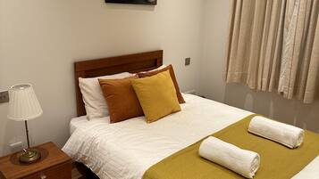Apartment | 2 bedrooms, desk, iron/ironing board, free WiFi