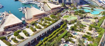 豪華海洋村莊的英國陽光