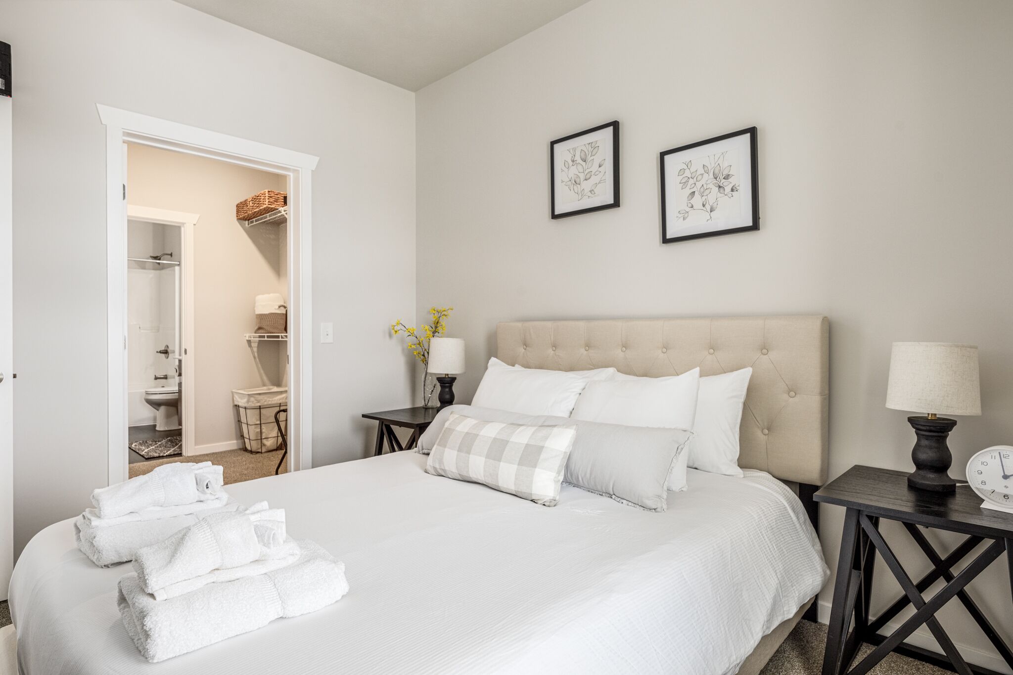 2 bedrooms, iron/ironing board, free WiFi, bed sheets