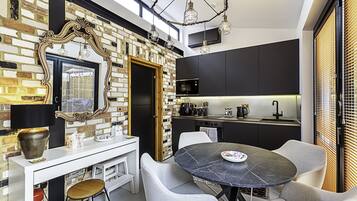 Basic House | Dining