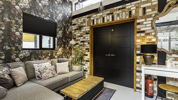 Basic House | Interior