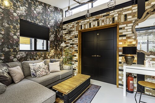 Scarlett Heart Studios in Golders Green