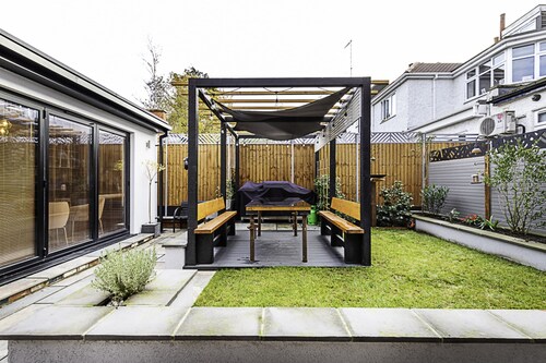 Scarlett Heart Studios in Golders Green