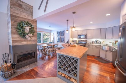 Brand New Listing! Amazing 4 Bedroom Townhome with your own private Hot Tub!!!