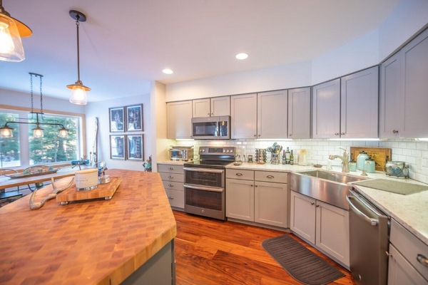 Frigorífic, microones, forn i placa de cuina