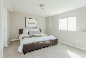 5 bedrooms, free WiFi, bed sheets - Heated Private Pool, Spacious, Hot Tub All Year (New Buffalo)