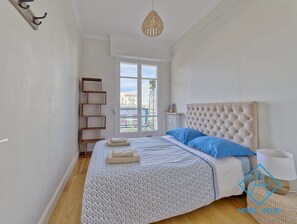 2 chambres, fer et planche à repasser, Wi-Fi gratuit, draps fournis