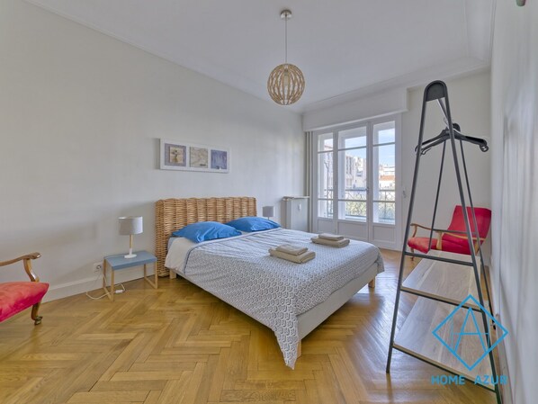2 bedrooms, iron/ironing board, free WiFi, bed sheets