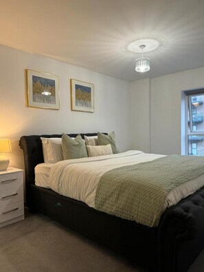 公寓 | 2 間臥室、免費無線上網、床單