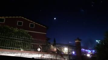 Haartrockner, Bidet, Handtücher, Seife