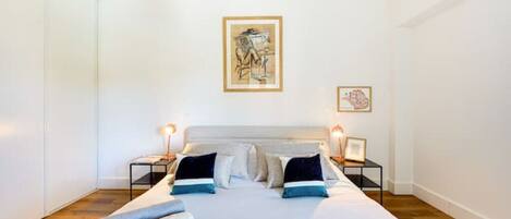 1 habitación, wifi y ropa de cama