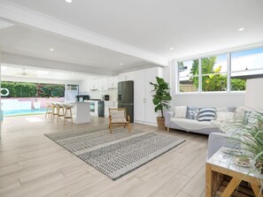 TV, stereo - Luxury coastal house, pool, walk to shop & beach (Anna Bay)