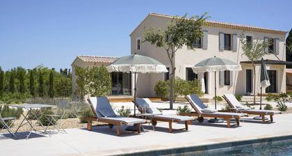 Magnifique Maison à 5 mn de Saint Rémy de Provence Avec Piscine, Cuisine D'été