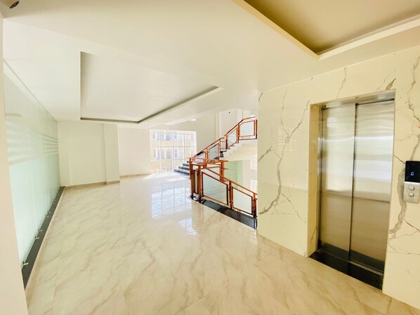 Interior - Hotel Holiday Grand Near Expo Mart (Greater Noida)