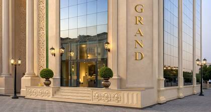 Hotel Holiday Grand Near Expo Mart