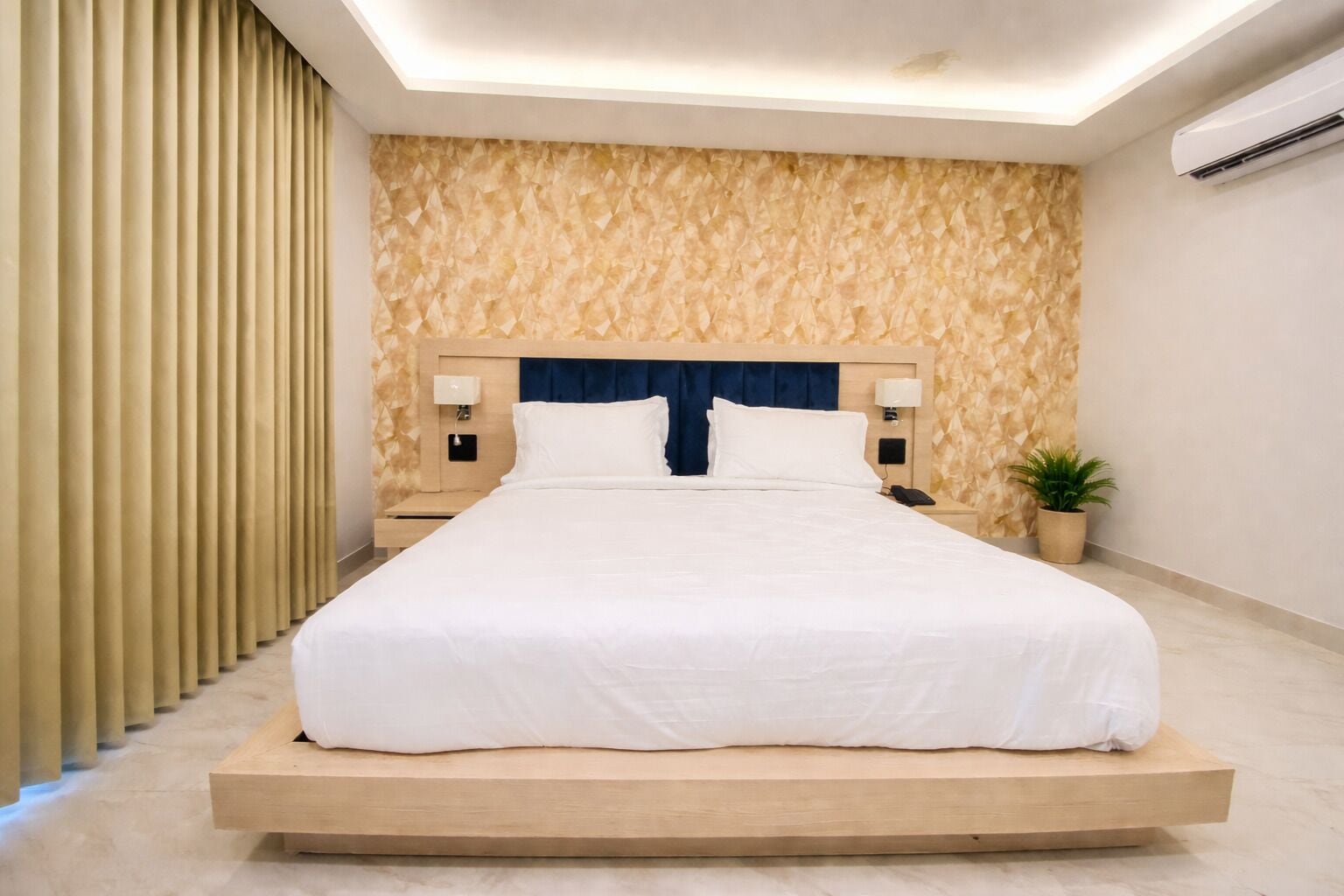 Deluxe dubbelrum eller tvåbäddsrum | Mörkläggningsgardiner, strykjärn/strykbräda och gratis wi-fi