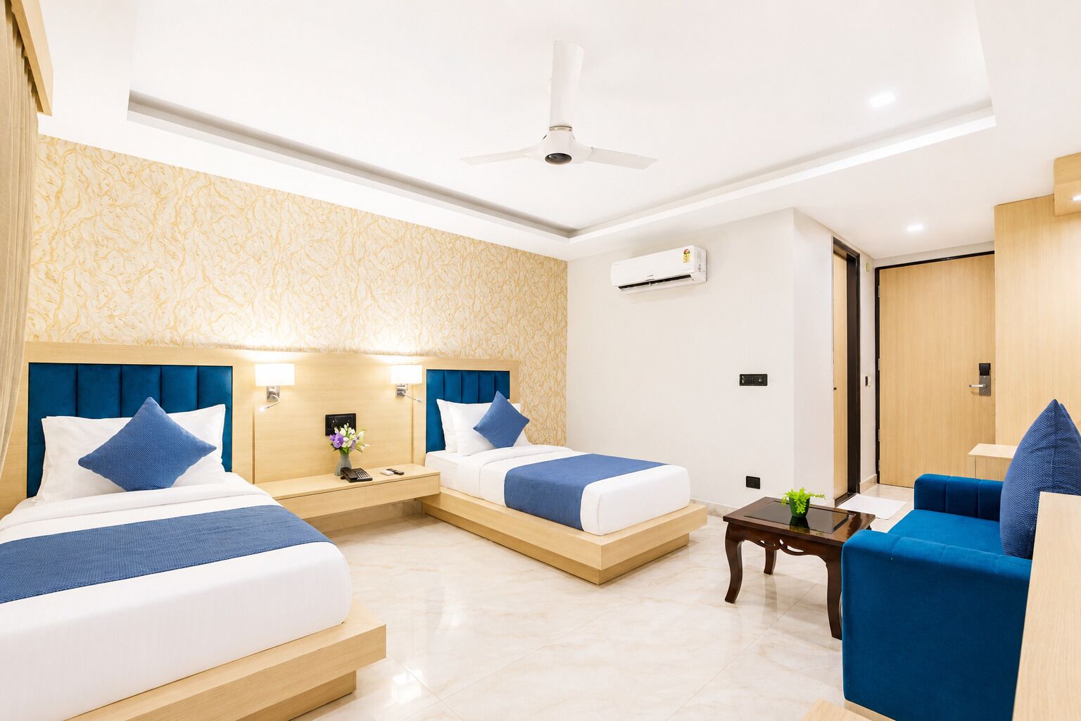 Deluxe Room | Blackout curtains, iron/ironing board (on request), free WiFi