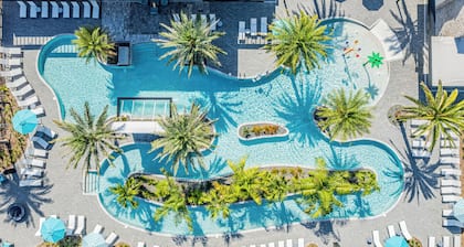 Private Jacuzzi, Pool, BBQ, Summer Kitchen, Themed rooms, PS5 & Free Club access
