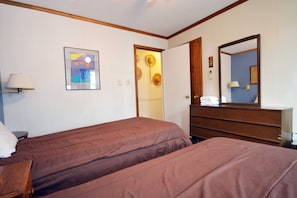 2 bedrooms, WiFi, bed sheets