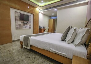 Deluxe Double Room | Free WiFi - HOTEL VAIBHAV INN (Lucknow)