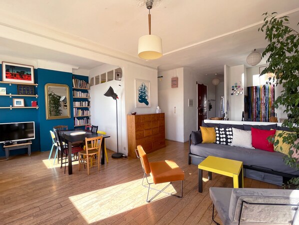 TV, video games, books, stereo - Familial, au Calme et Lumineux Avec Clim et Garage (Marseille)