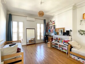 2 chambres, fer et planche à repasser, lit parapluie, Wi-Fi gratuit