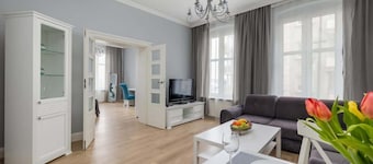 Spacious Apartment | River View and Workspace