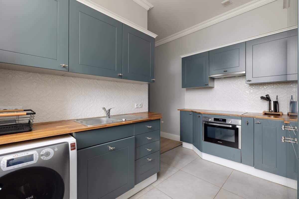 冰箱、微波炉、烤箱、炉灶