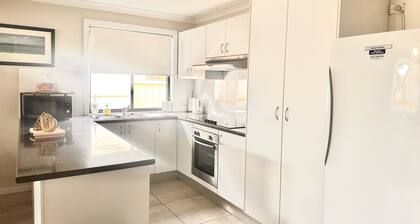 Newcasle 6 bedrooms home
