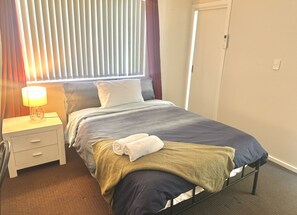 6 dormitorios, tabla de planchar con plancha, wifi y ropa de cama