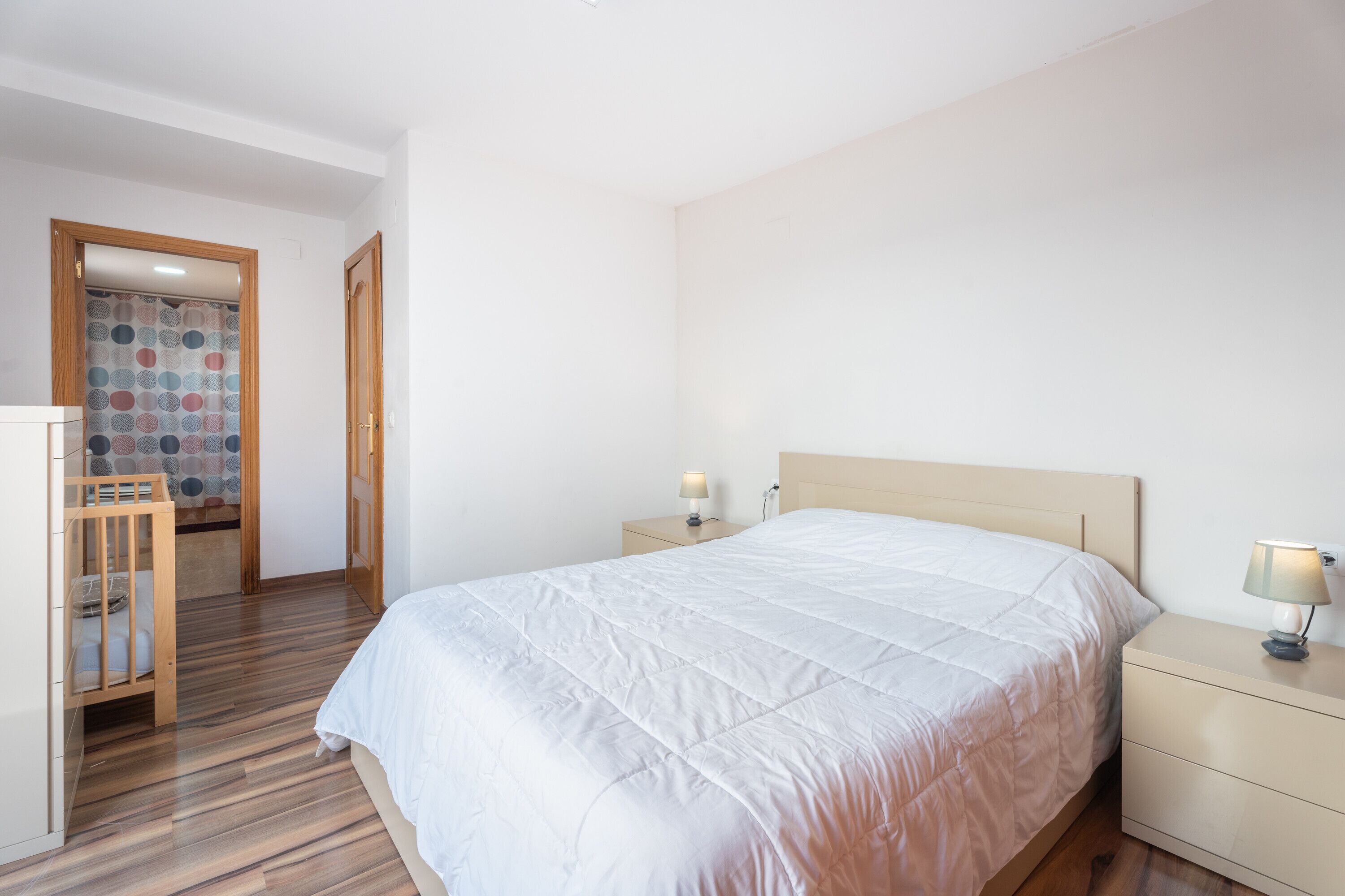 3 chambres, fer et planche à repasser, Wi-Fi gratuit, draps fournis