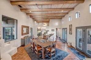 Dining - Rooftop Deck, Views, Pool & Hot Tub, Alfresco Dining, Perfect For Starry Nights! (Sedona)