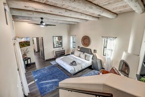 3 bedrooms, desk, iron/ironing board, travel crib - Rooftop Deck, Views, Pool & Hot Tub, Alfresco Dining, Perfect For Starry Nights! (Sedona)