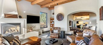 Experience luxury at Sedona Red Mountain Retreat, a spacious 3-bedroom house with stunning views.