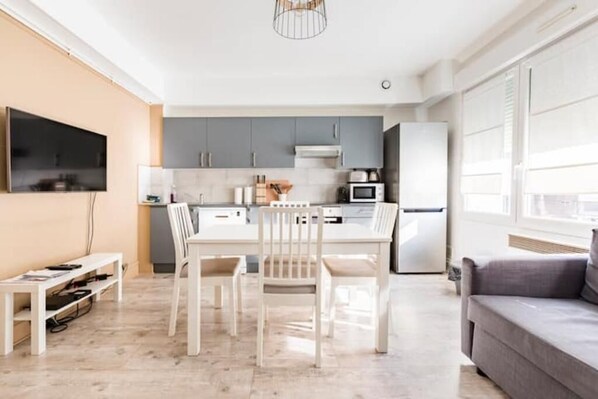 Interior - Appartement Moderne Proche Plage et Nausicaa (Boulogne-sur-Mer)