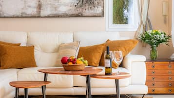 TV, fireplace, ping pong